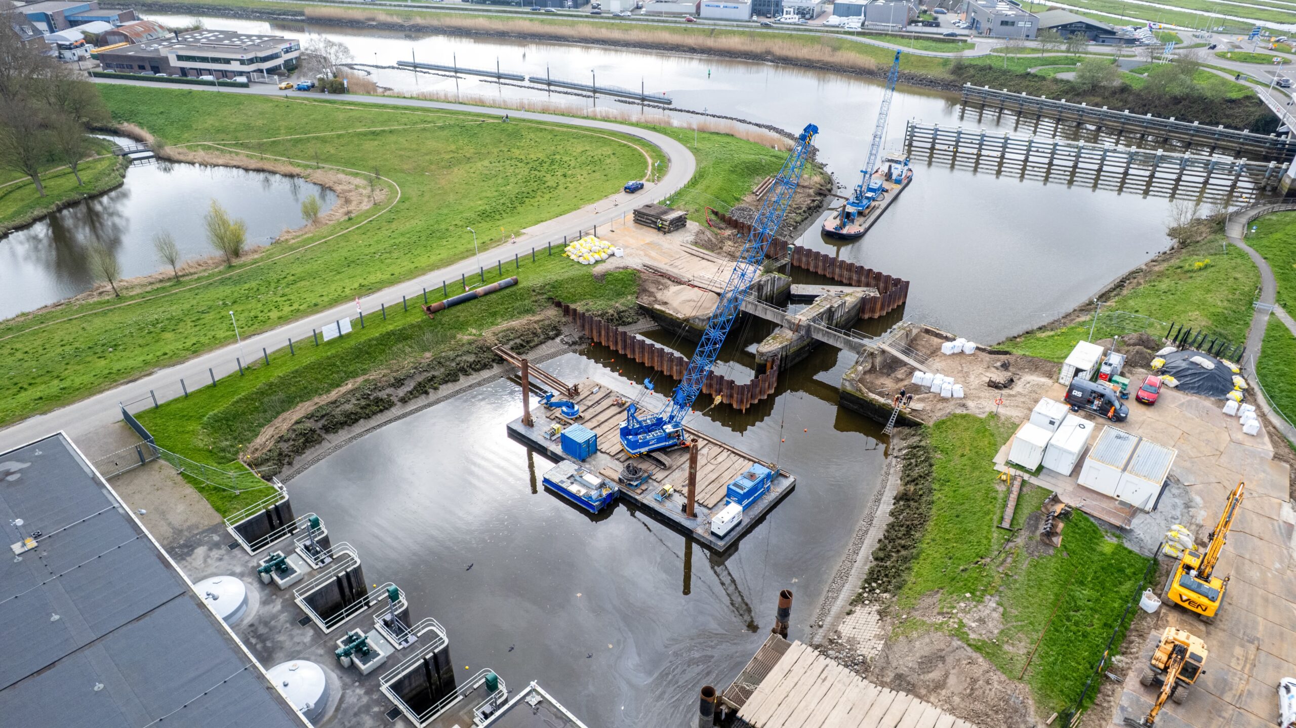 Luchtfoto van het werk aan de Keersluis