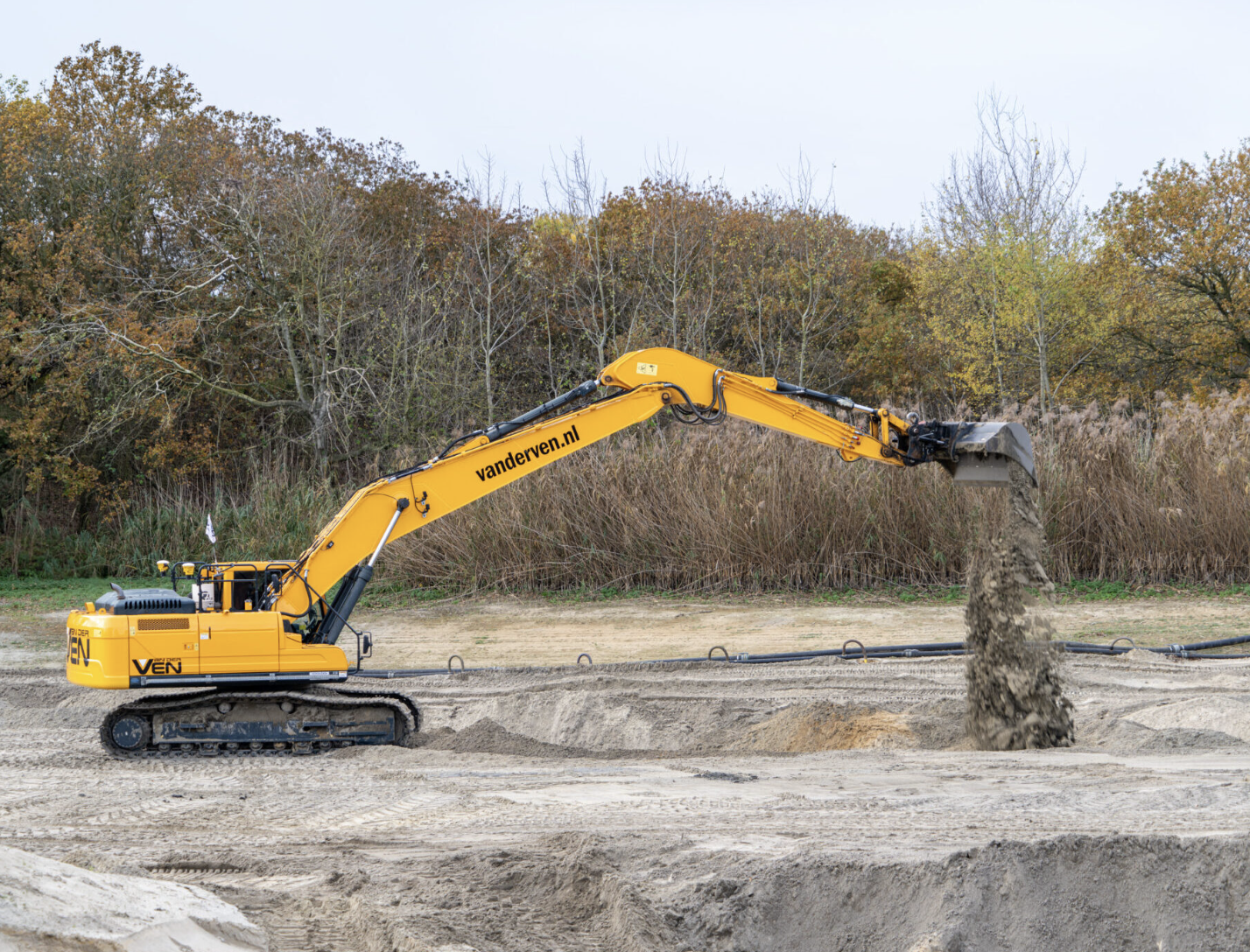 Graafmachine van Van der Ven aan het werk in Berkheide